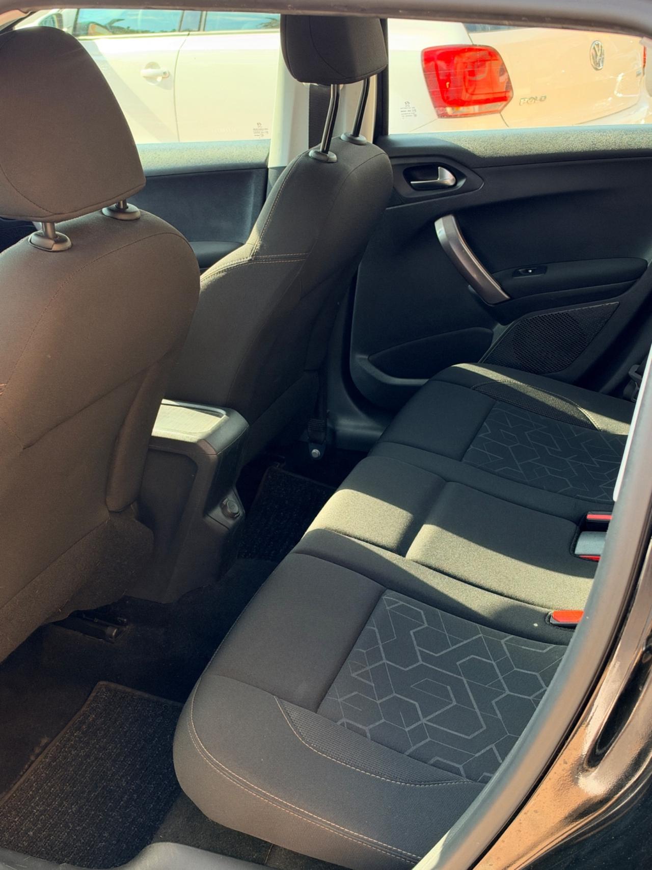 Peugeot 2008 BlueHDi 100 Black Matt