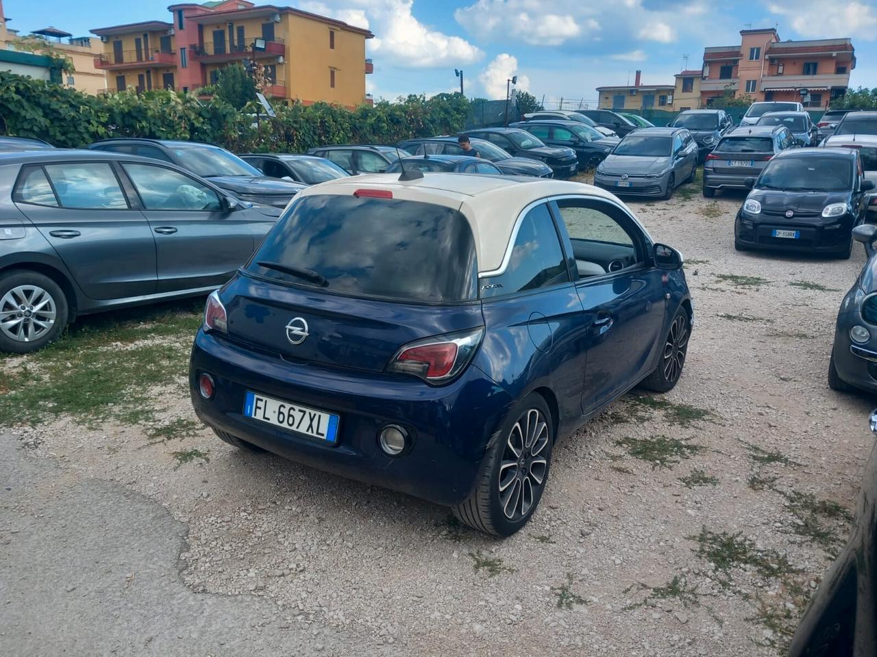 Opel Adam 1.2 70 CV Black Jack