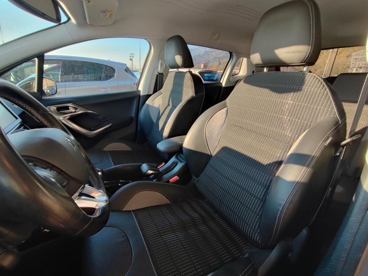 Peugeot 2008 BlueHDi 100 S&S Allure