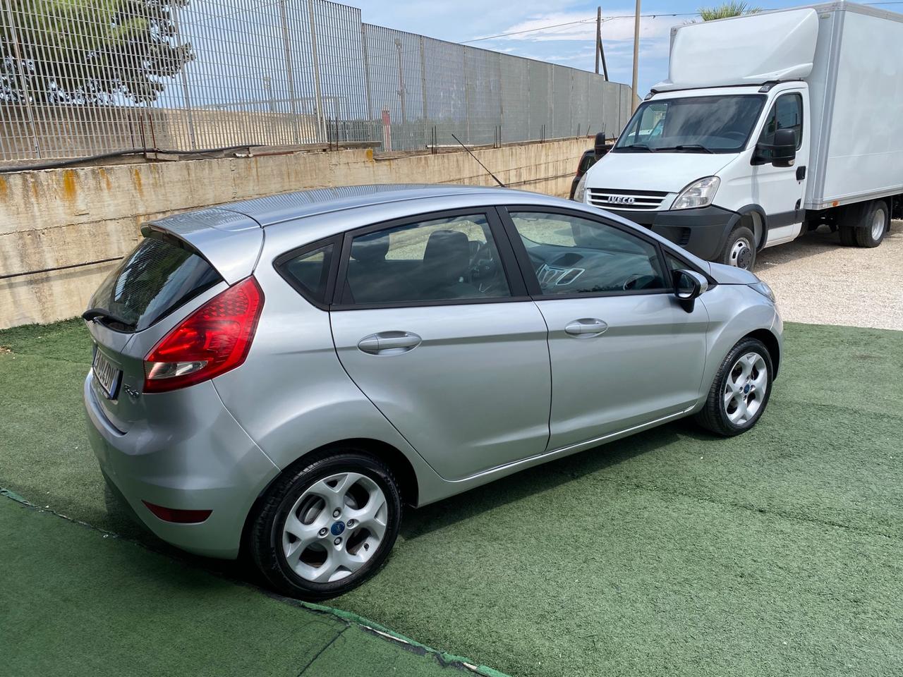 Ford Fiesta 1.4 Diesel 5 Porte Neo Patentati