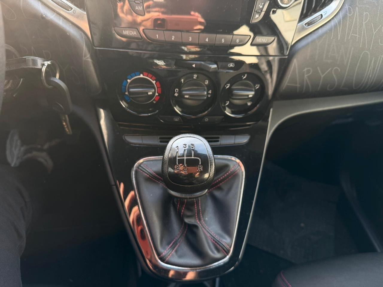 Lancia Ypsilon 1.2 69 CV S Momodesign NEOPATENTATI