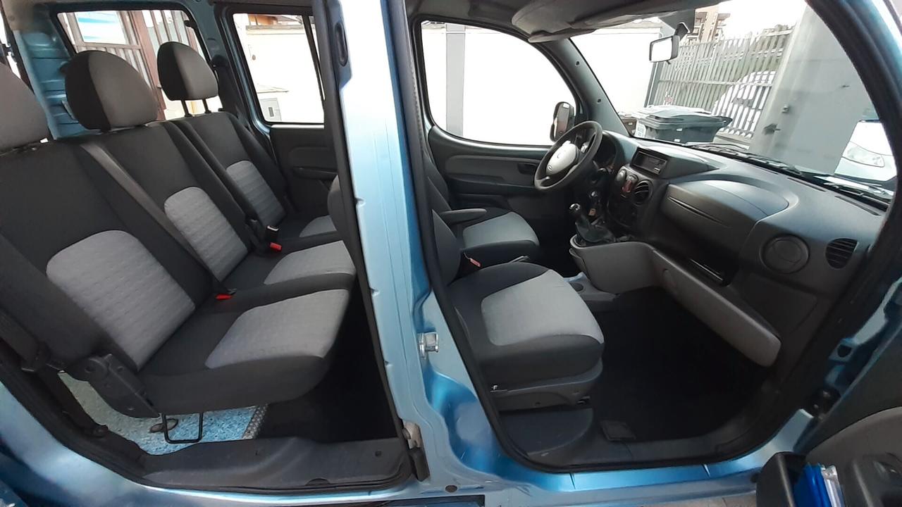 Doblò trasporto disabili pedana elettrica