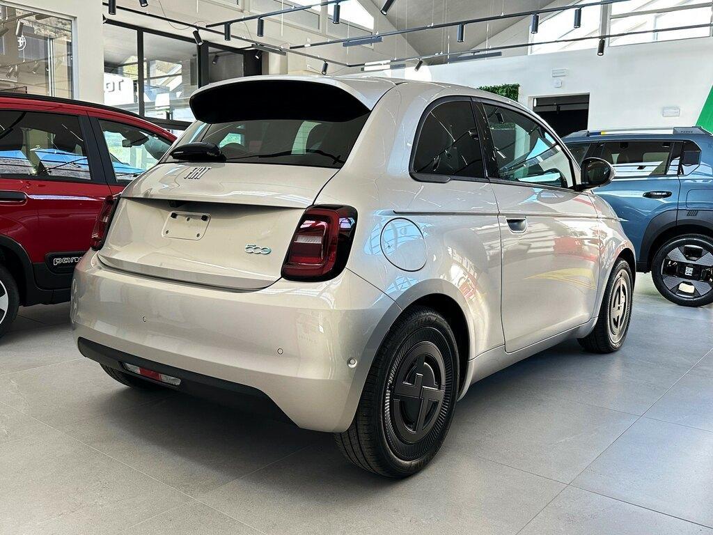 Fiat 500e 42 kWh Giorgio Armani