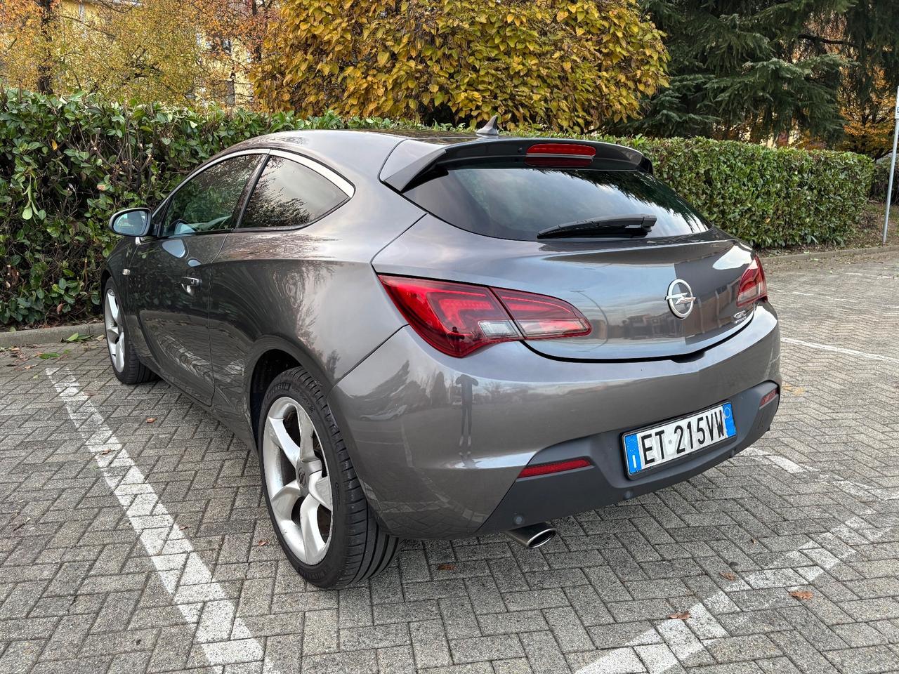 Opel Astra GTC 2.0 CDTI 165CV