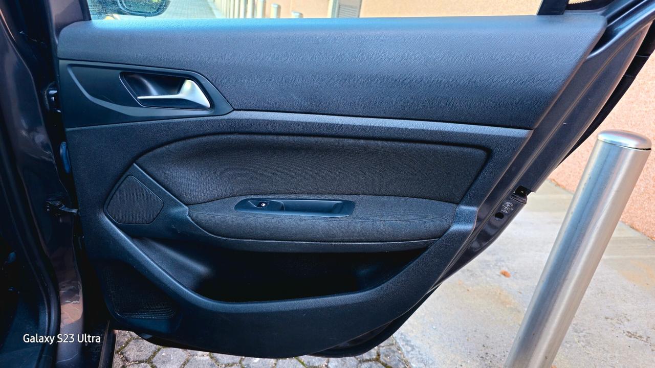 Peugeot 308 full opt. Garantita 12 mesi euro 6