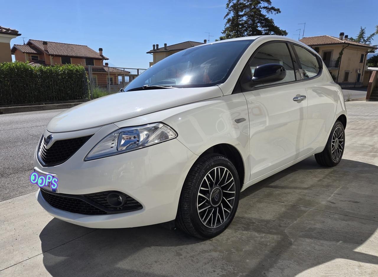 Lancia Ypsilon 1.2 69 CV 5 porte GPL Ecochic Gold