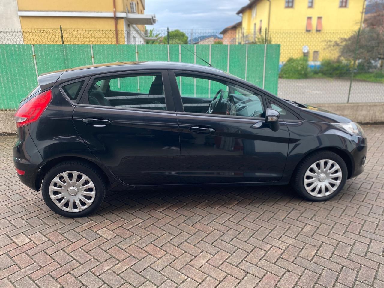 Ford Fiesta 1.4 5 porte Bz.- GPL Titanium