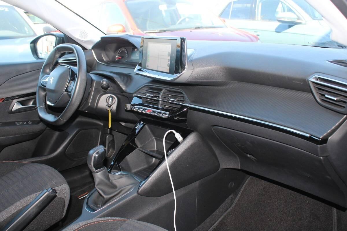 Peugeot 208 1.2 puretech Active s&s 75cv con Navi e CarPlay