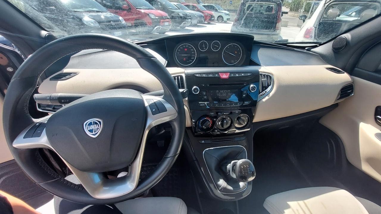 Lancia Ypsilon 1.2 69 CV 5 porte 2013