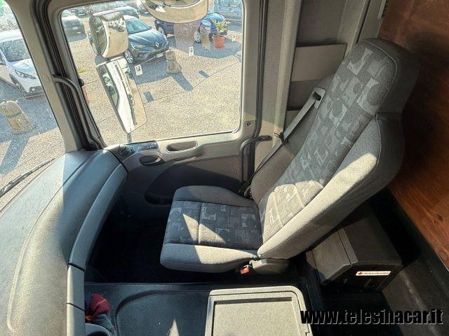 MERCEDES-BENZ ACTROS CON GRU HIAB 166 E-3 RADIOCOMANDO