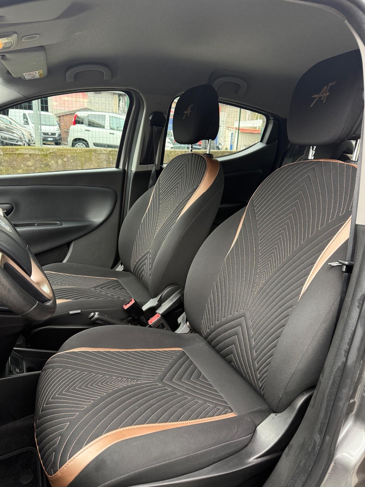 Lancia Ypsilon 1.0 FireFly 5 porte S&S Hybrid Alberta Ferretti