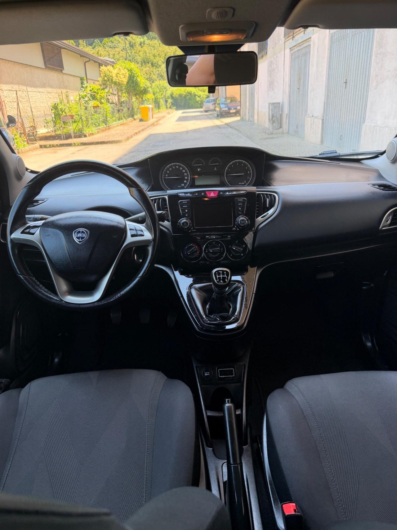 Lancia Ypsilon 1.2 69 CV 5 porte GPL Ecochic Elefantino Blu