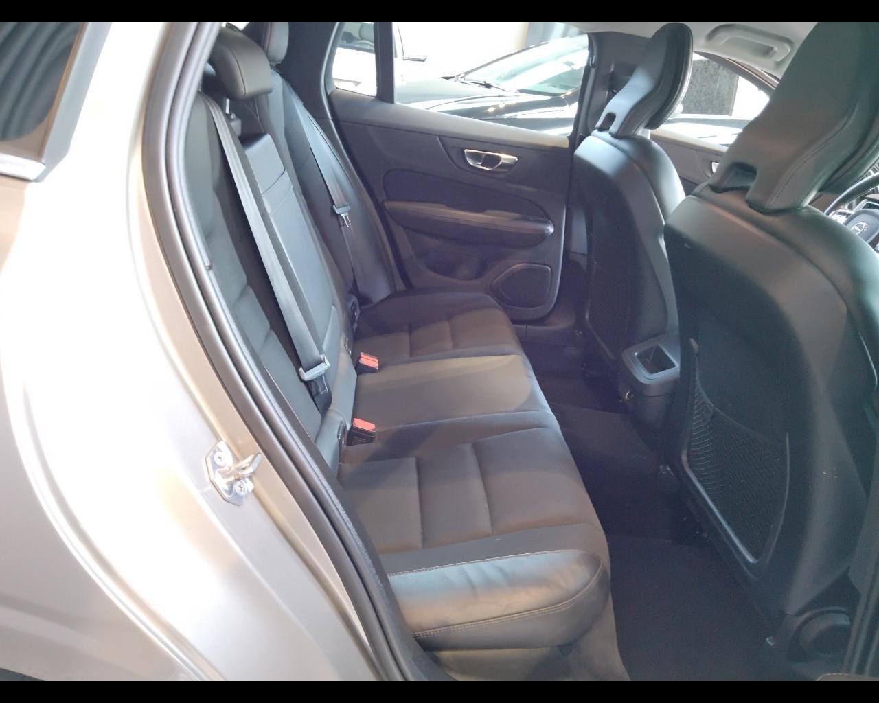 VOLVO V60 II 2019 - V60 2.0 d3 Business Plus geartronic my20