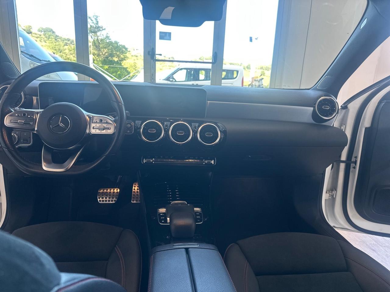 Mercedes-benz A 180 premium amg