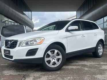 VOLVO XC60 D3 AWD Geartronic Momentum