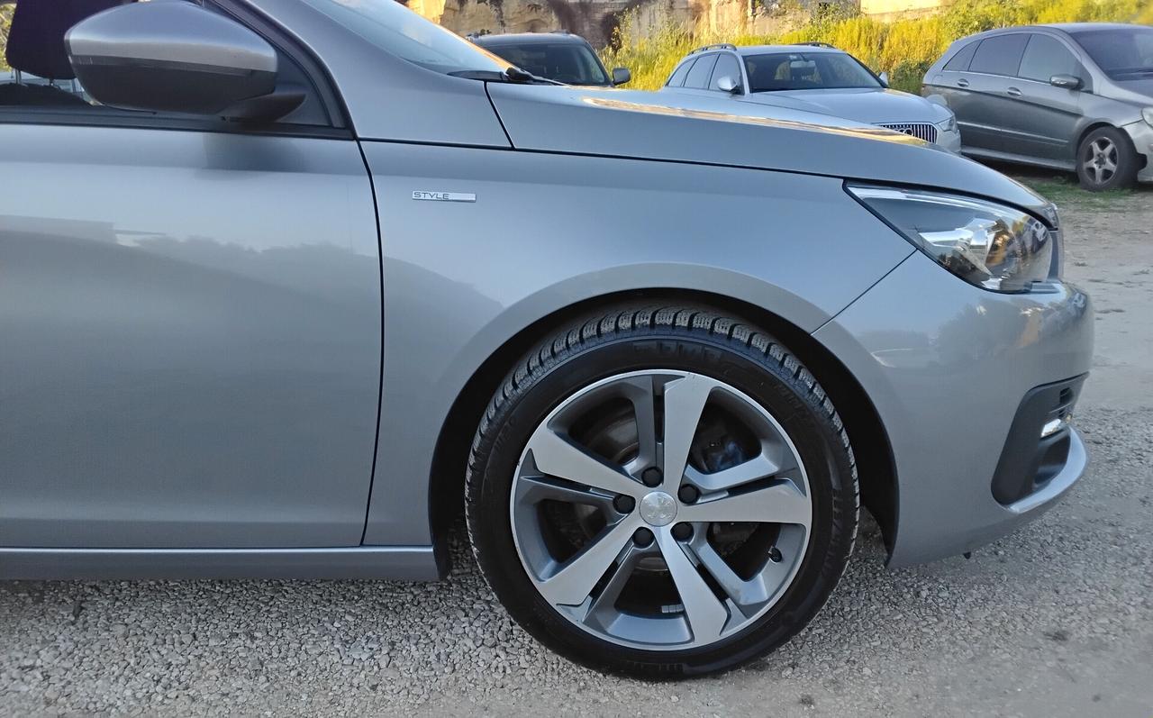 Peugeot 308 BlueHDi 130 S&S Allure
