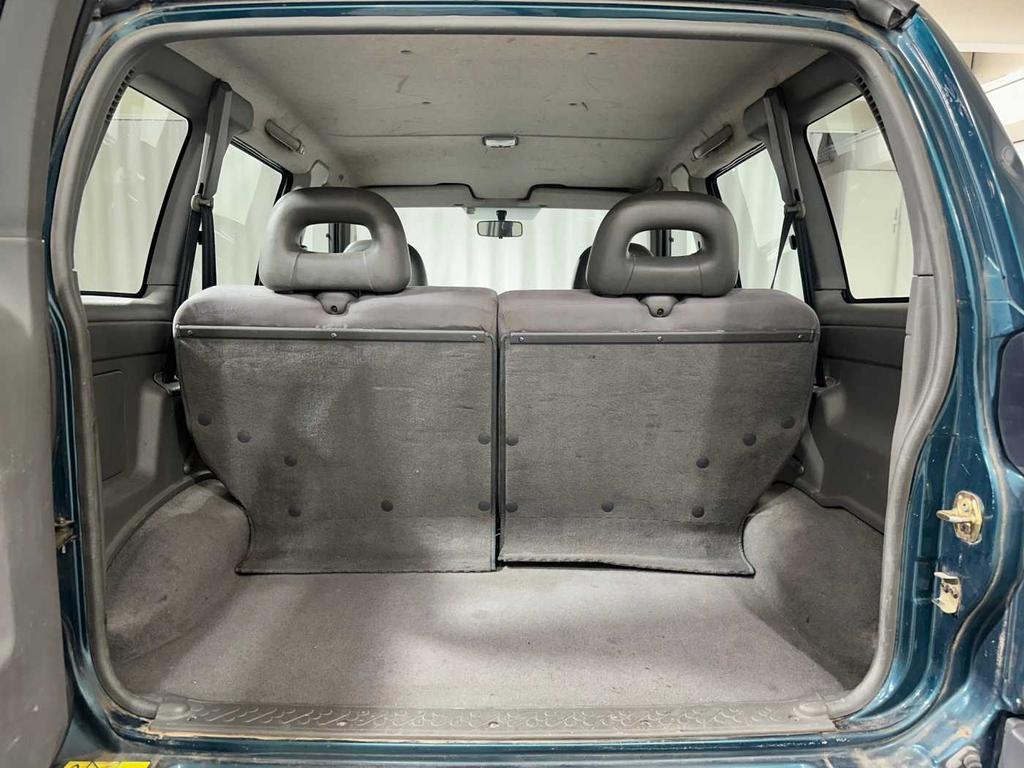 Nissan Terrano 2.7 td SE HT 3p