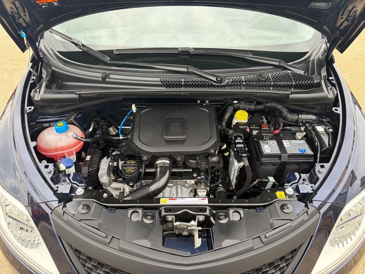 Lancia Ypsilon 1.0 FireFly 5 porte S&S Hybrid Ecochic Silver