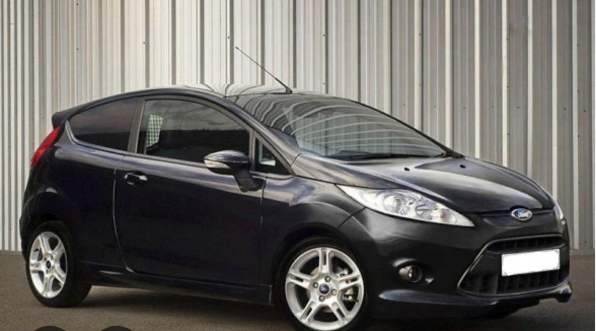 Ford Fiesta 1.0 EcoBoost 100CV 3 porte Black & White Edition