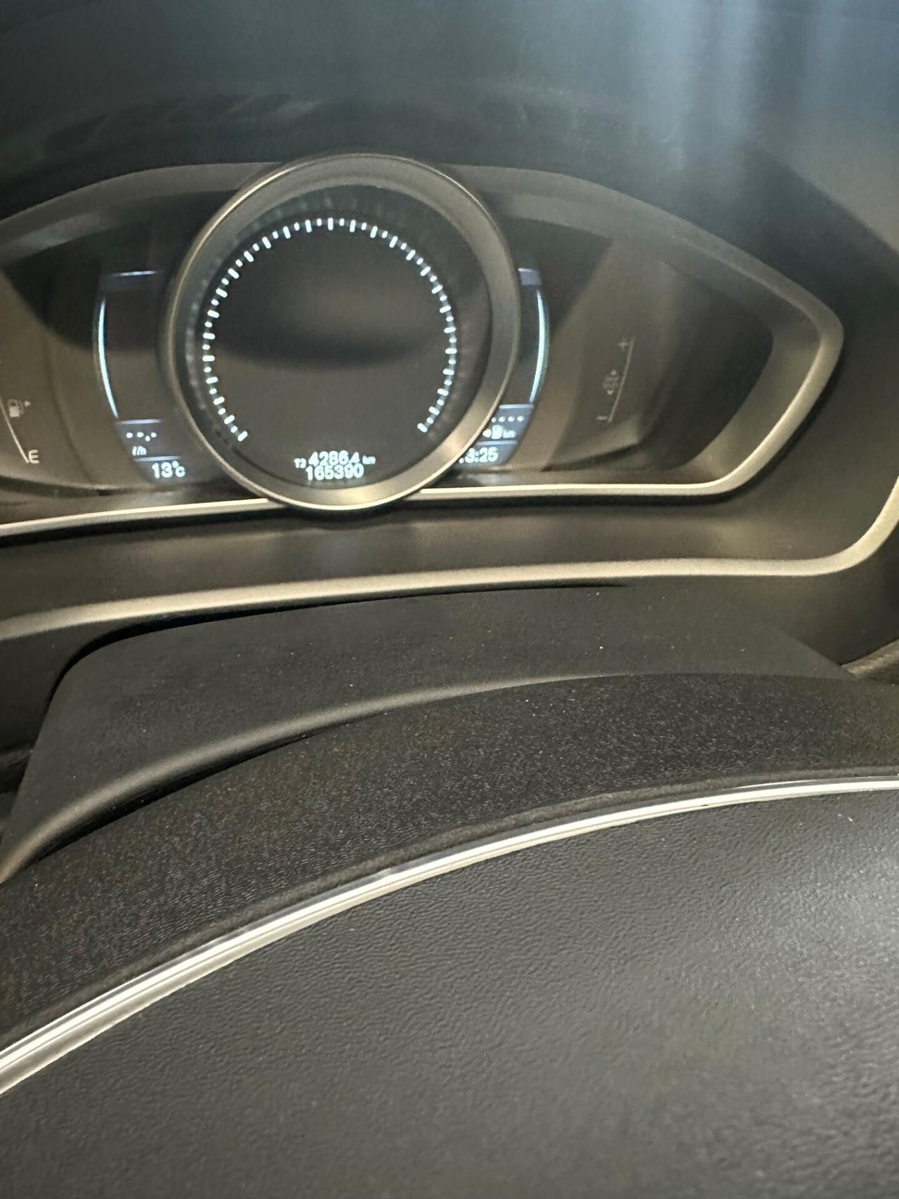 Volvo V40 D2 1.6 R-design Kinetic