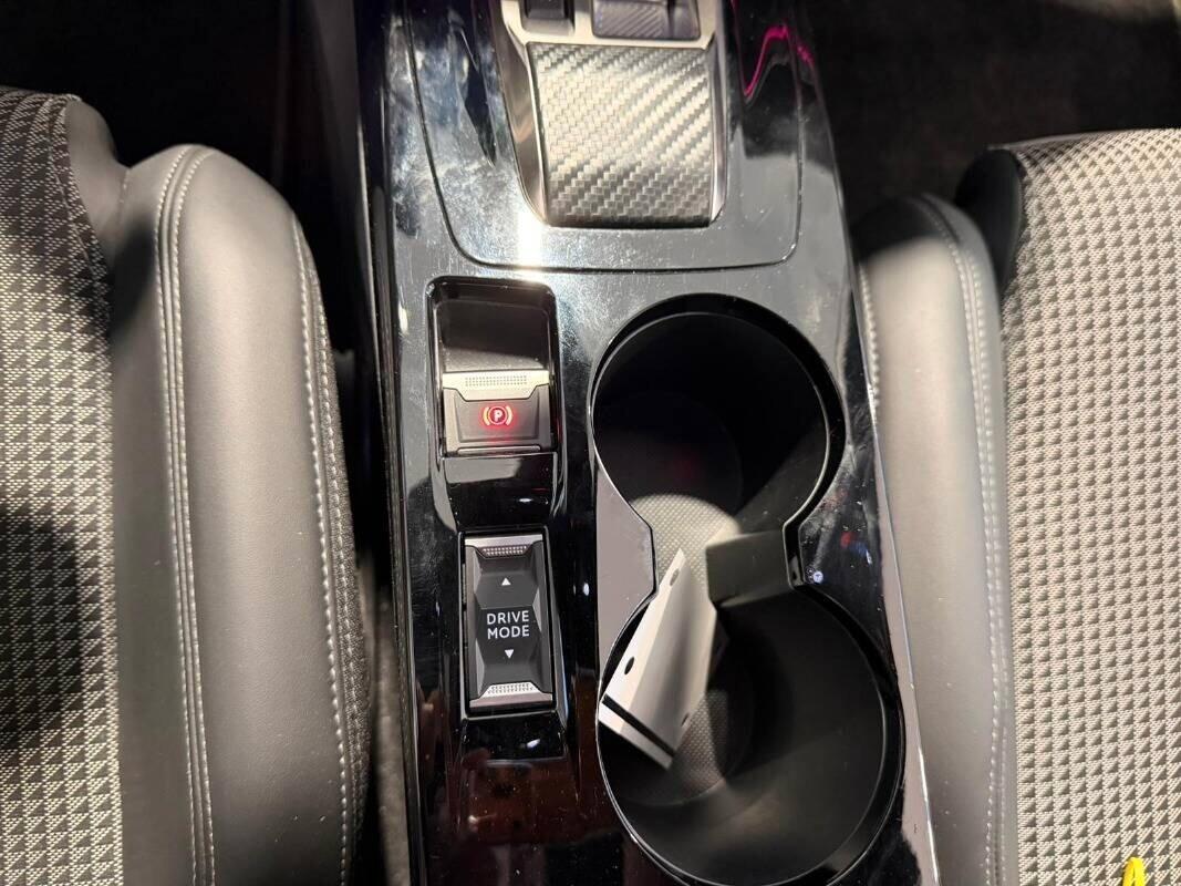 Peugeot 2008 BlueHDi 130 S&S EAT8 GT