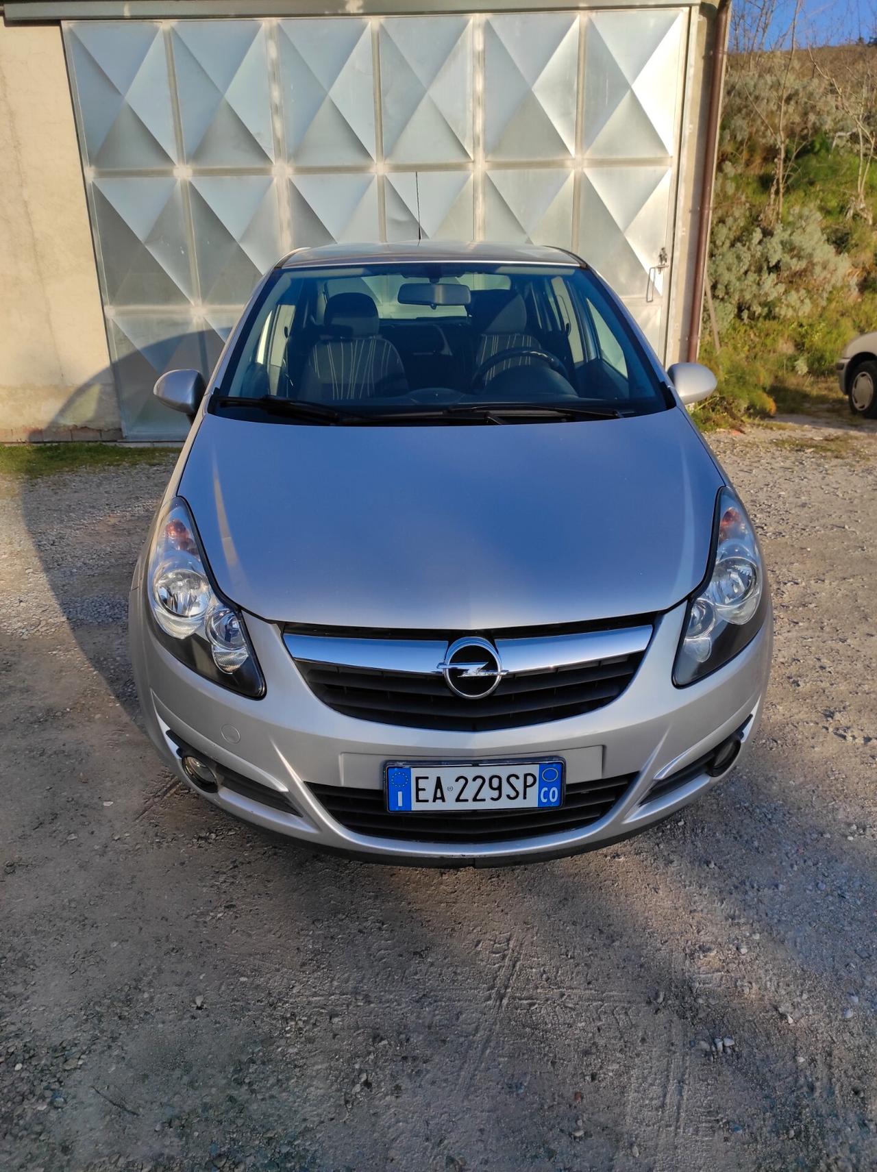 Opel Corsa 1.2 5 porte Cosmo