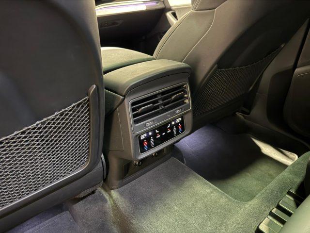 AUDI Q8 50 TDI 286 CV quattro S line edition Black Pack