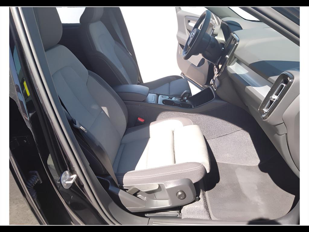 VOLVO XC40 2023 - XC40 2.0 b3 Core auto
