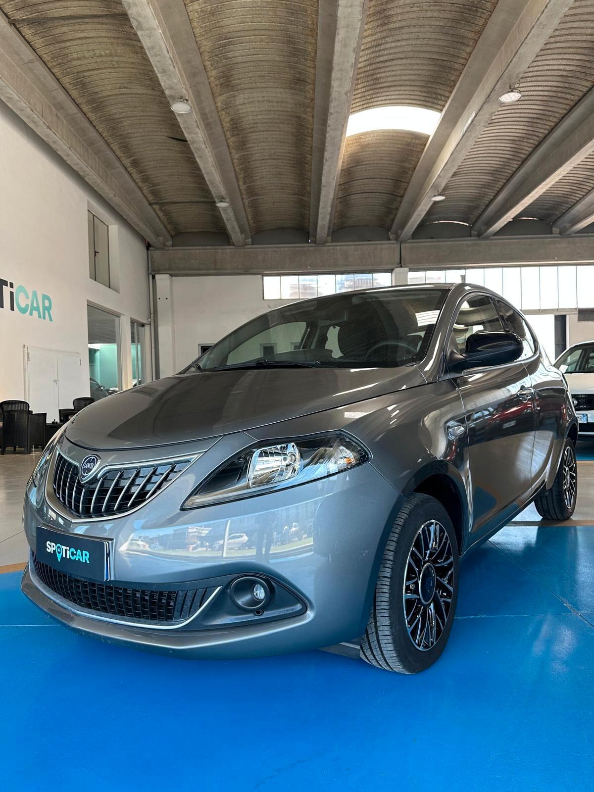 Lancia YPSILON 1.0 Platino 2024 KM AZIEND TELECAMERA