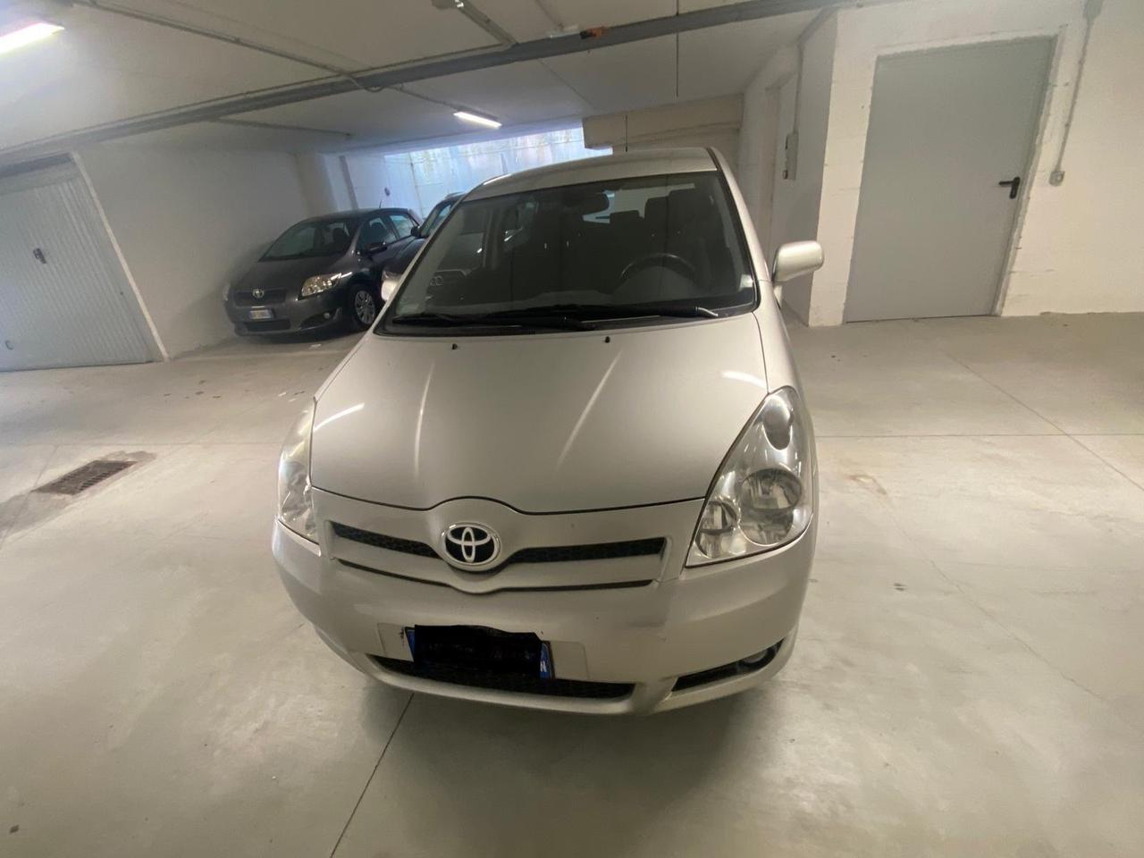 Toyota Corolla Verso 2.0 16V D-4D Sol