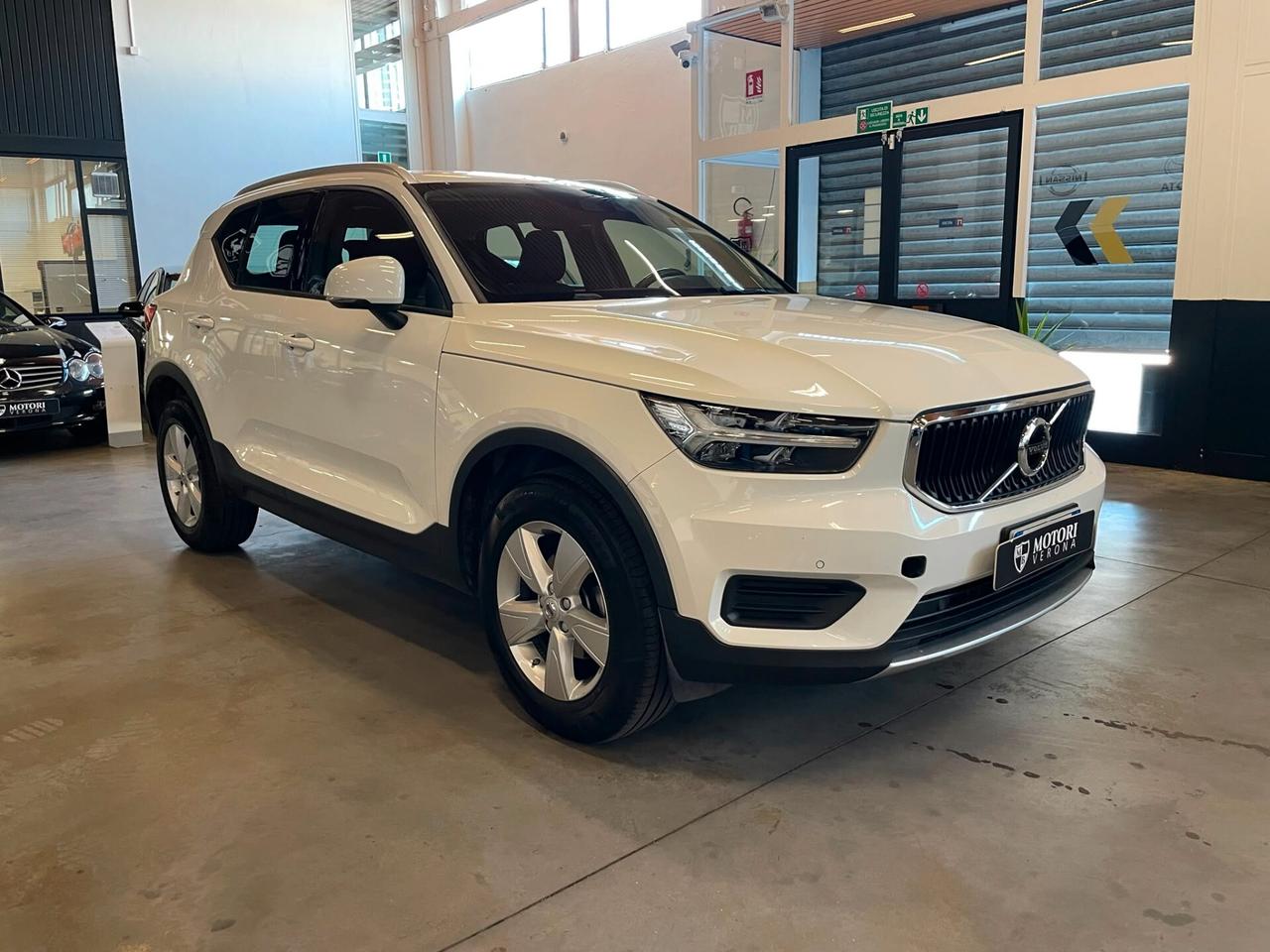 Volvo XC40 T2 Geartronic Momentum Core N1