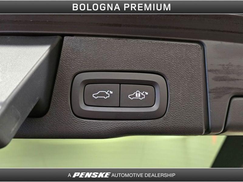 Volvo XC60 XC60 B5 AWD automatico Plus Dark