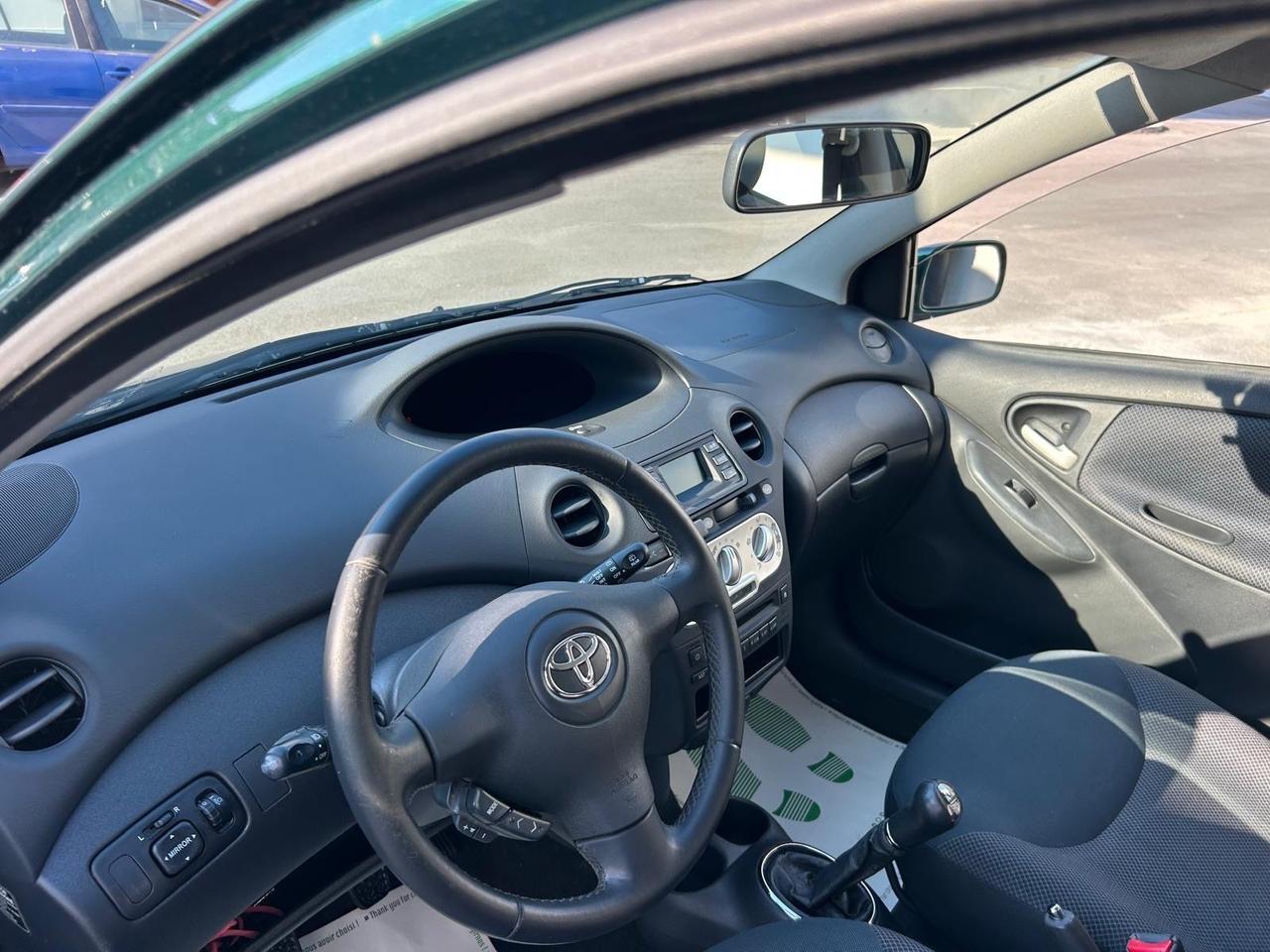 Toyota Yaris 1.4 D-4D 75Cv 5P Km138.000-2003