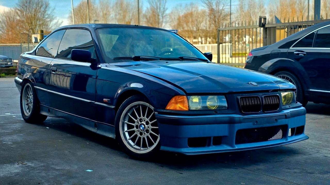 Bmw 320i CRS ASI Coupé da DRIFT