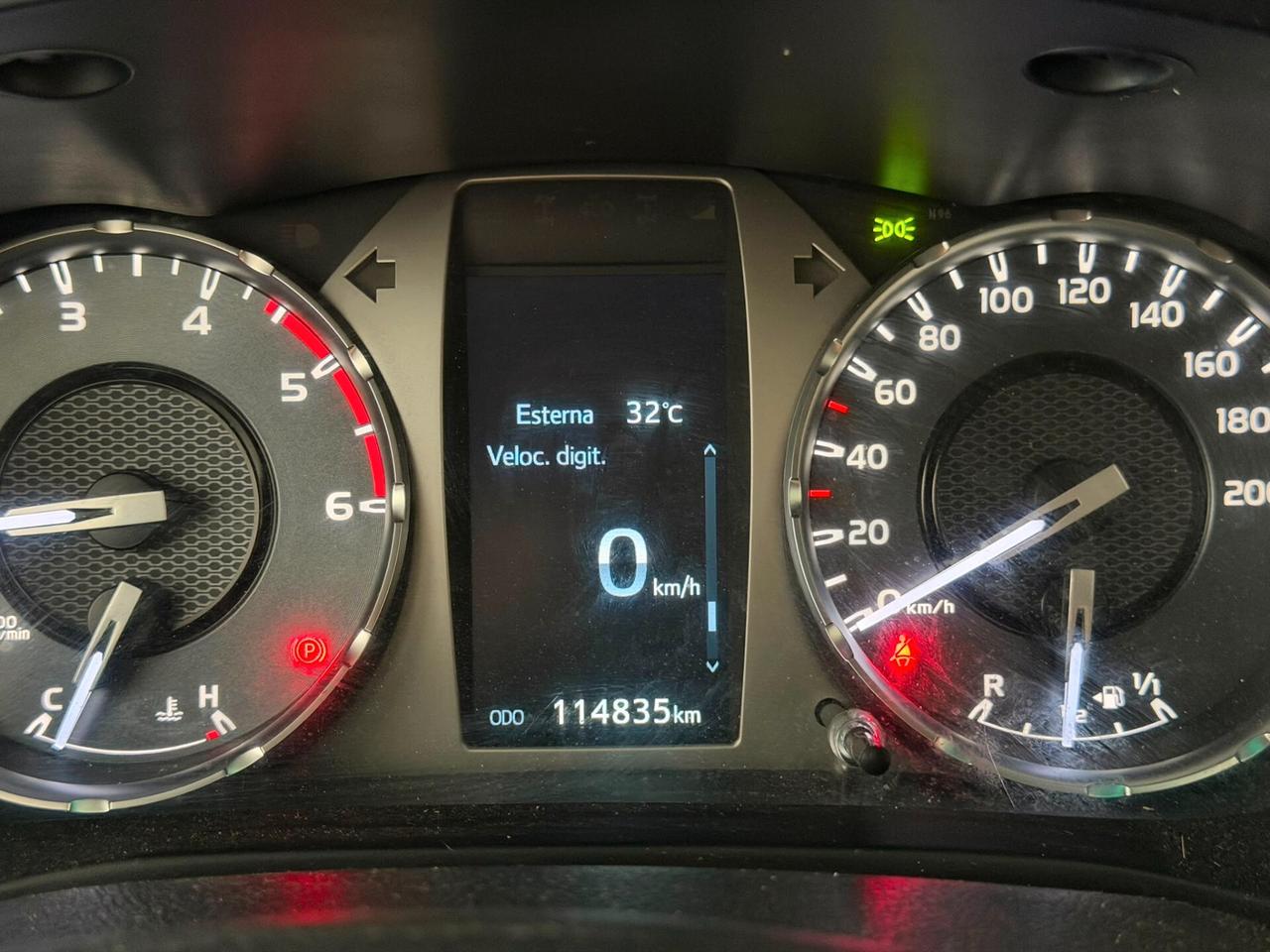 Toyota Hilux 2.4 D-4D 4WD 4 porte Double Cab Executive
