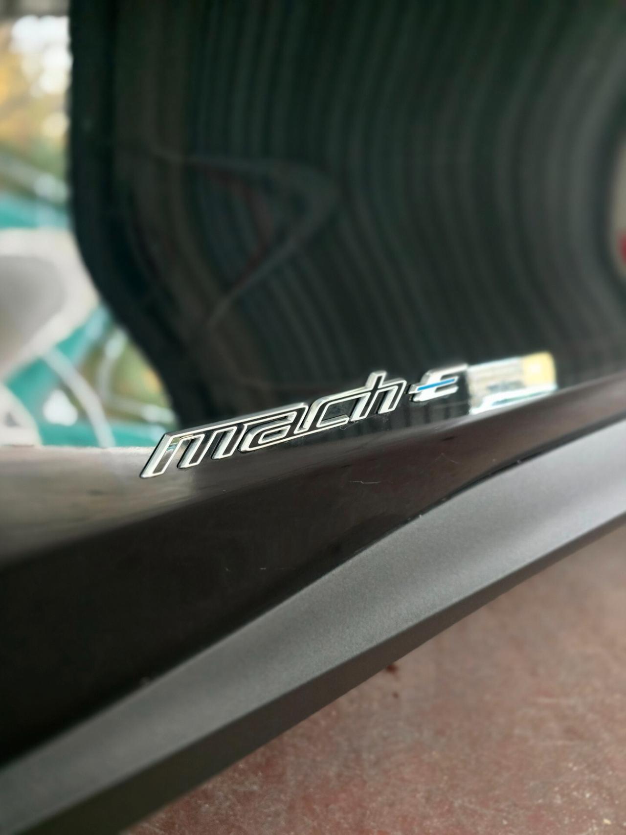 Ford Mustang Mach-E Elettrico Standard 269CV