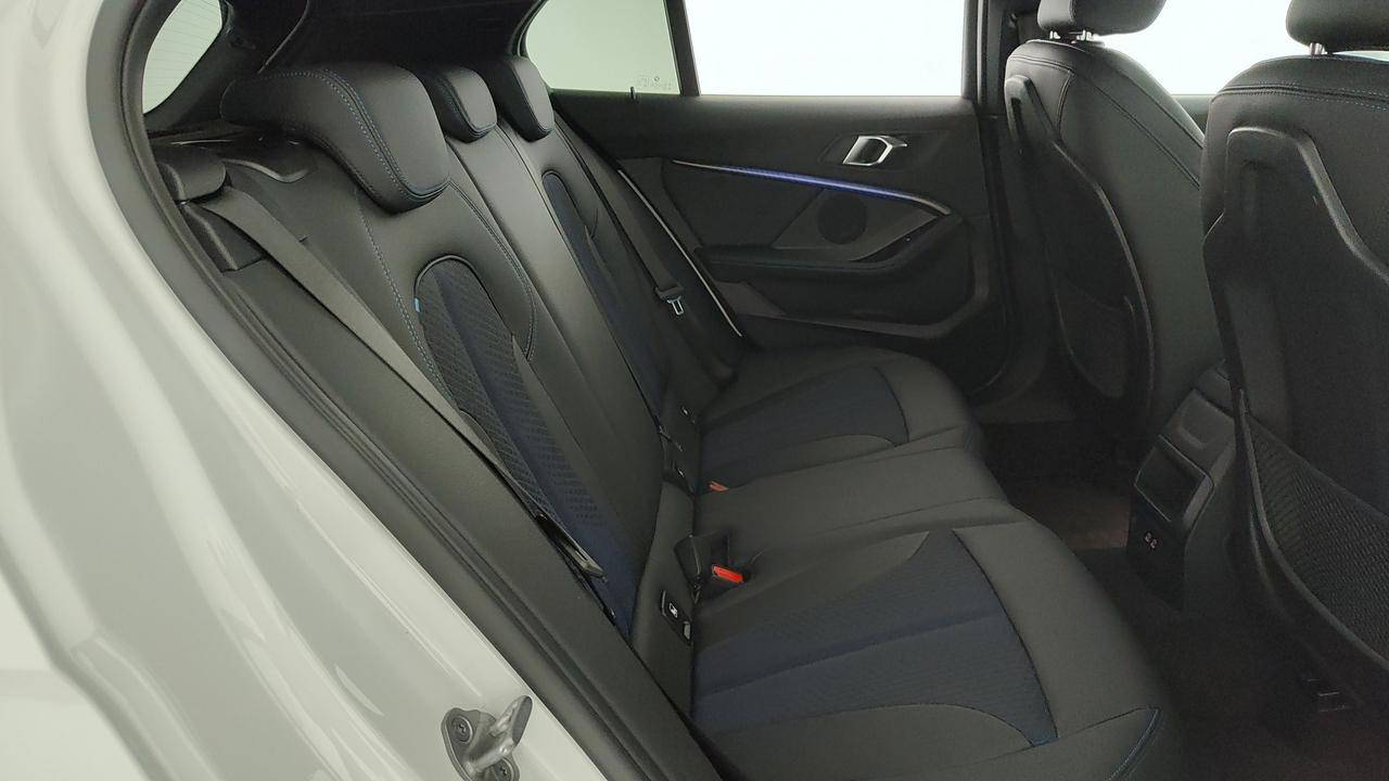 BMW Serie 1 F40 - 118d Msport auto