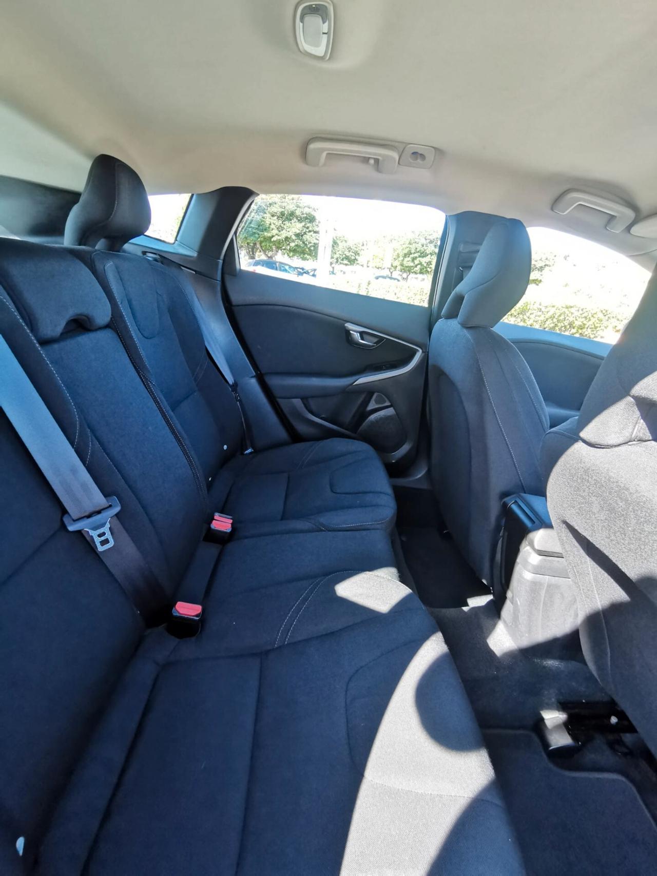 Volvo V40 D2 1.6 Summum 2014