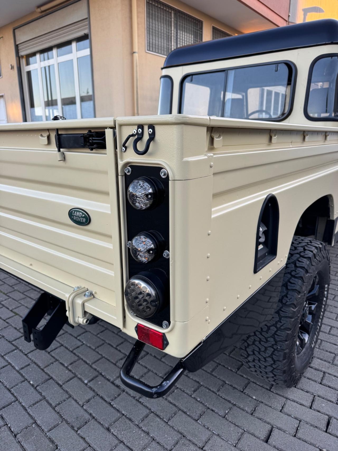 Land Rover Defender 130 2.5 Tdi cat DC Pick Up