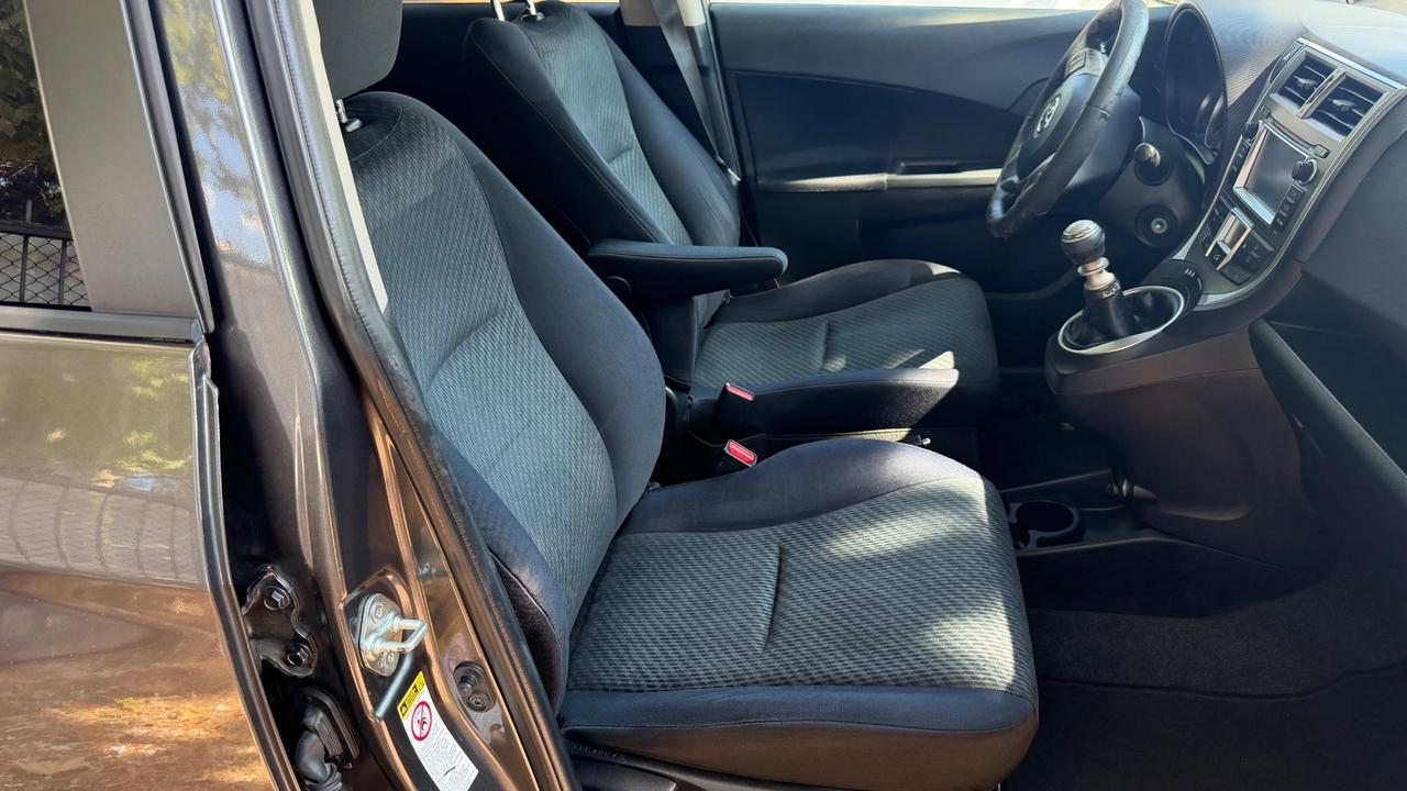 Toyota Verso-S 1.3 MT Active