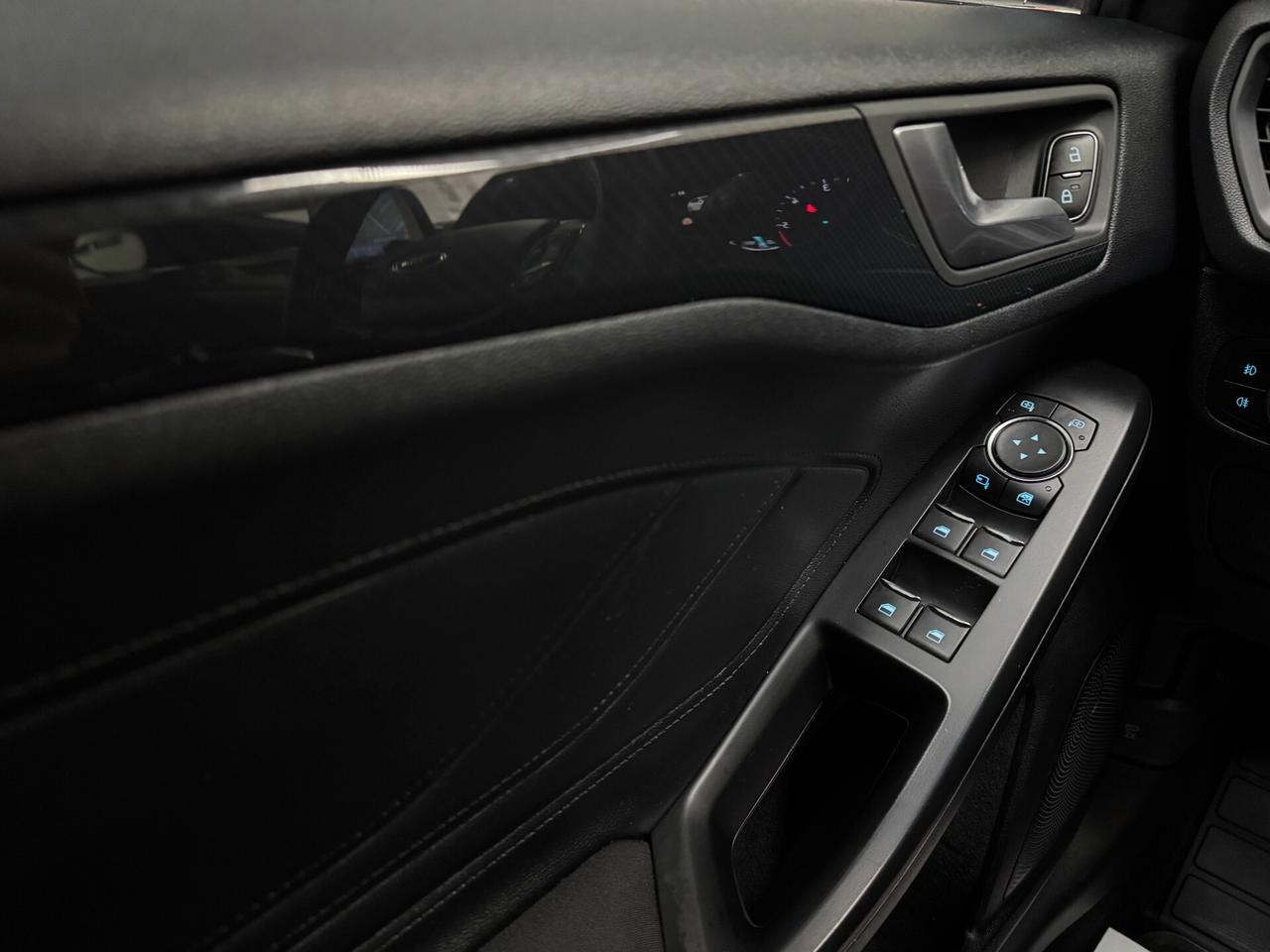 Ford Focus "ST Line" / 1.5 TDCi 120 CV / 2019