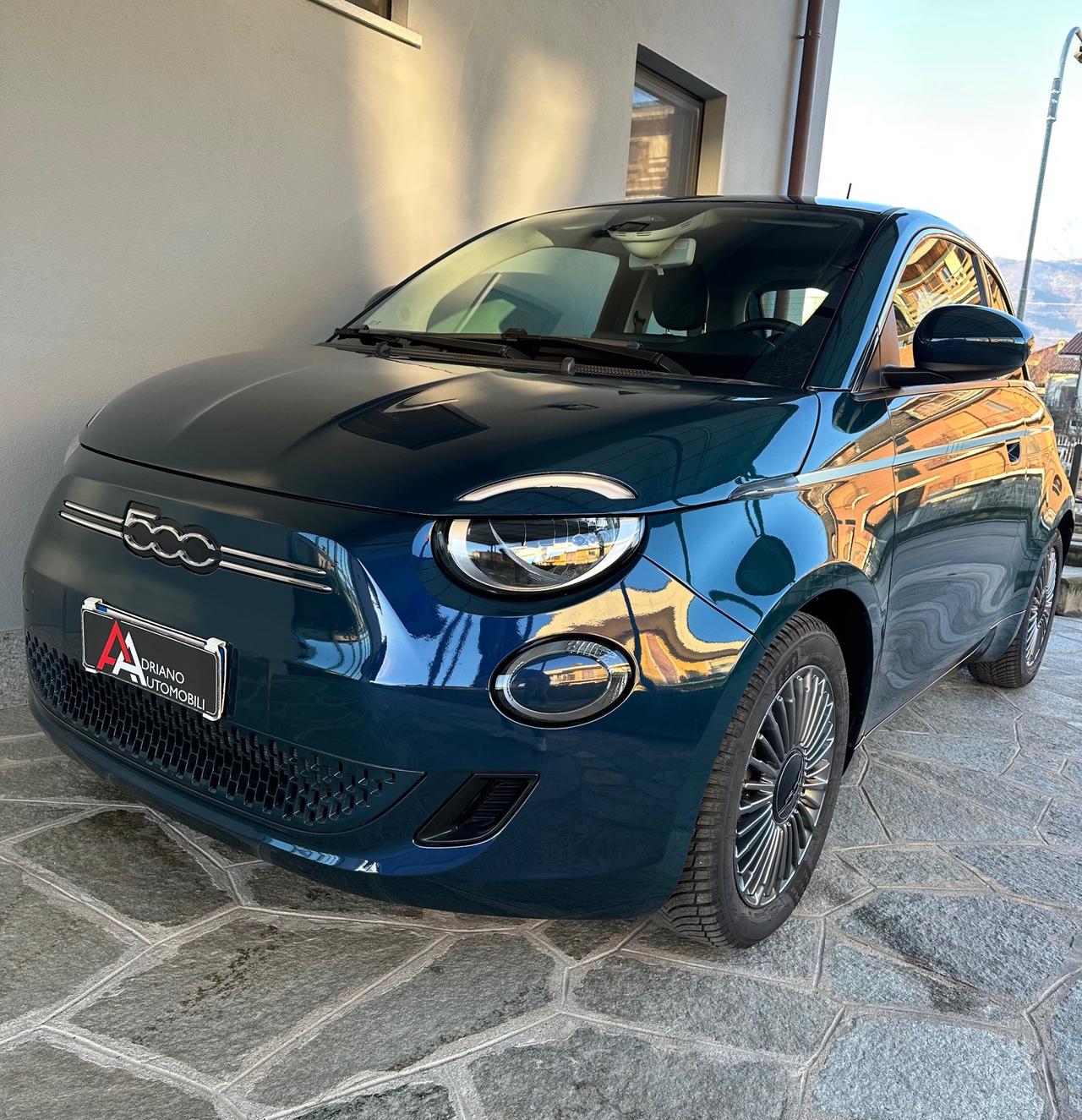 Fiat 500e 42 kWh buisness opening