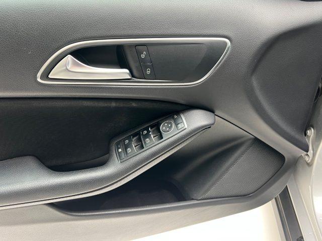 MERCEDES-BENZ GLA 180 d Business TUA A SOLI 199 EURO MENSILI