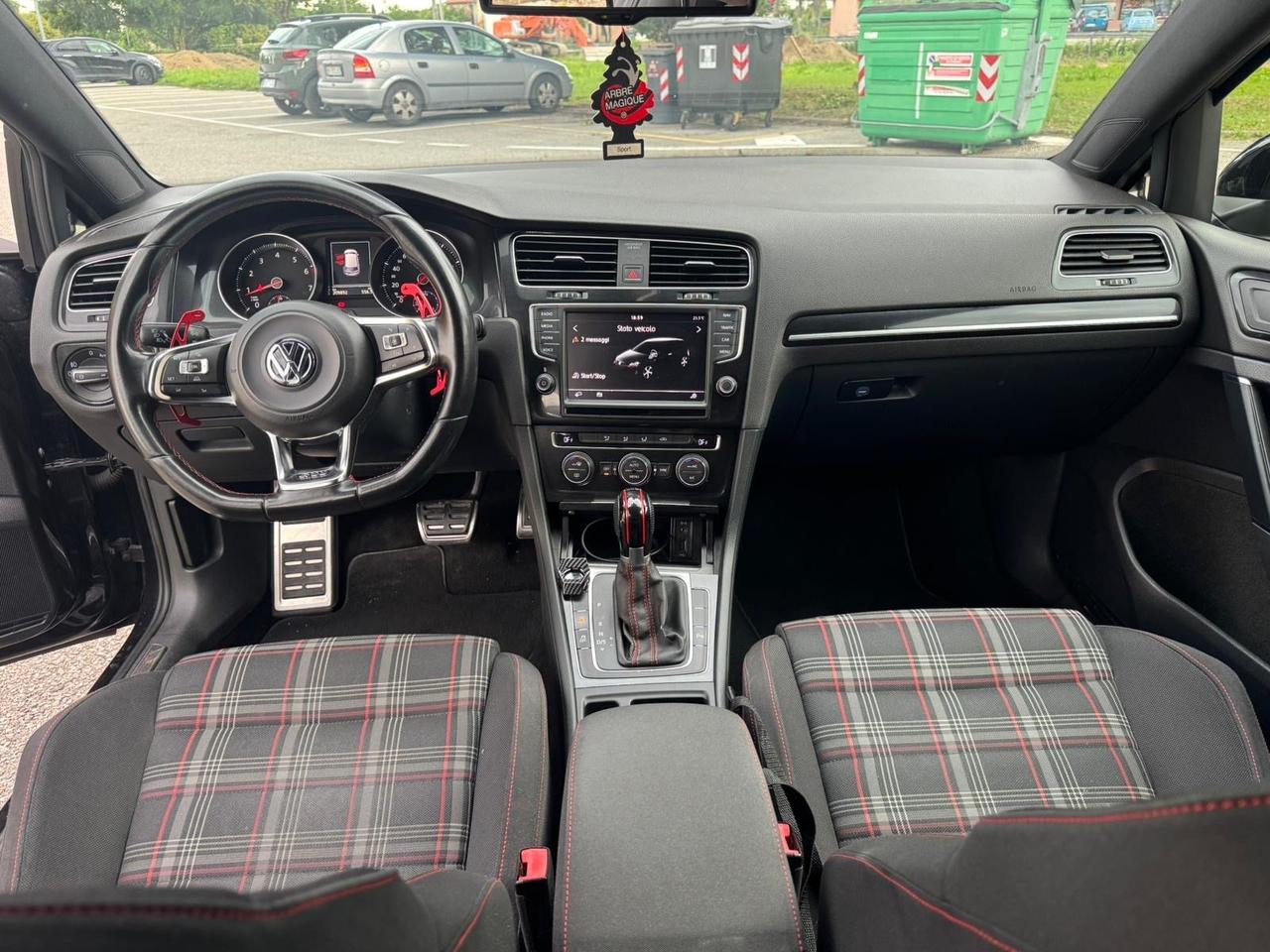 Volkswagen Golf GTI Performance 2.0 TSI 230cv