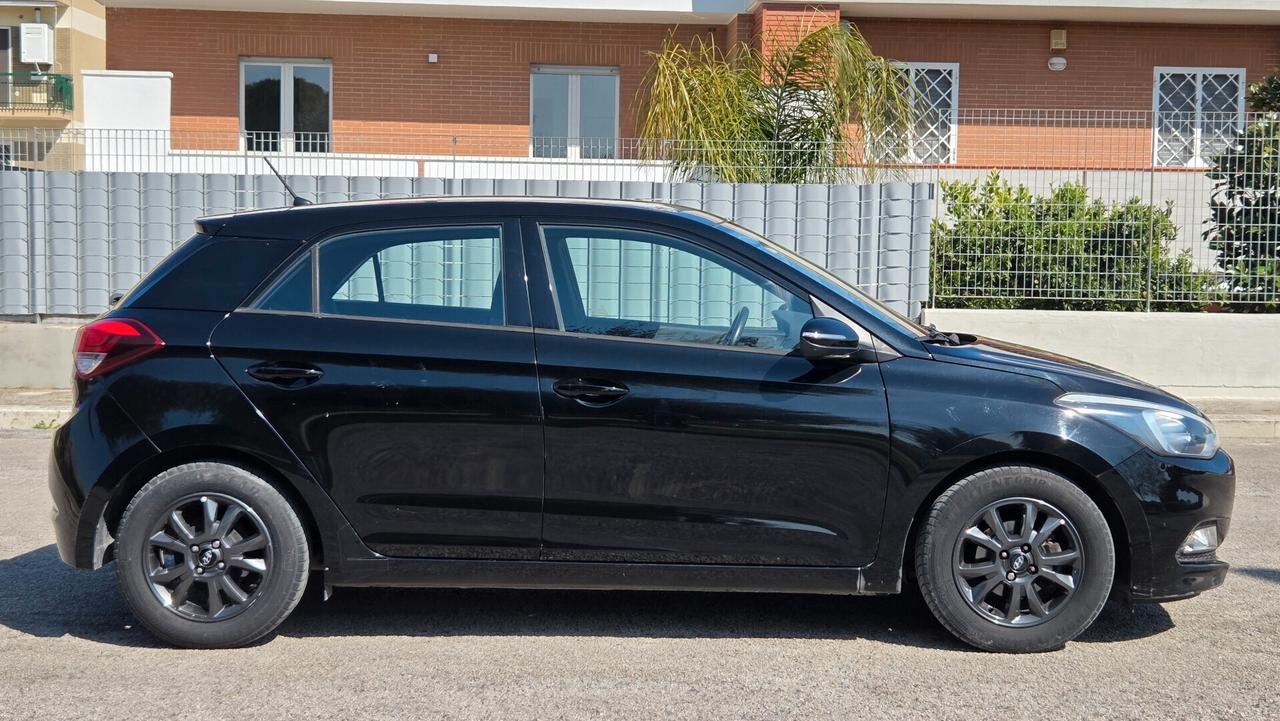 Hyundai i20 1.2 5 porte Blackline GPL