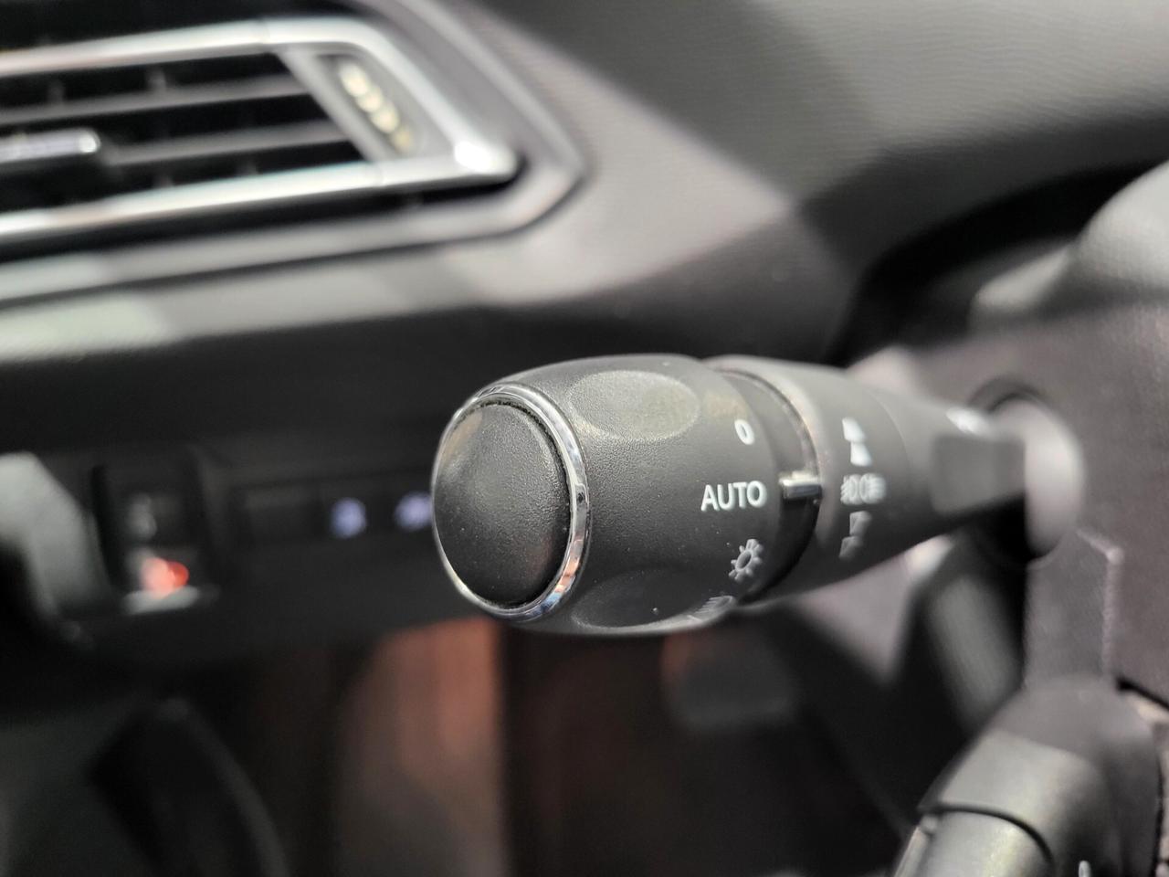 Peugeot 308 - 11/2017 1.6 BlueHDi 120 Cv EAT6 Allure