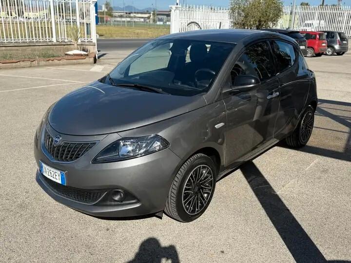 Lancia Ypsilon 1.0 FireFly 5 porte S&S Hybrid Gold