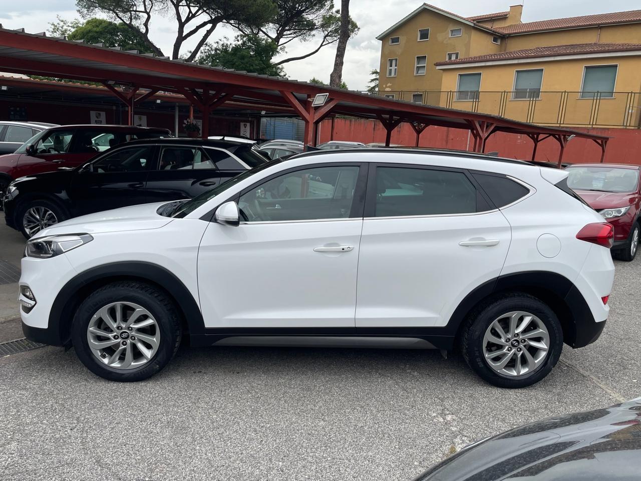 Tucson 1.7 CRDi- Sound Edition-pelle-tetto-unipro-