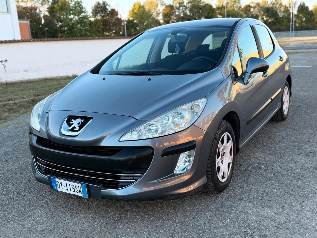 Peugeot 308 1.6 HDi 90CV NEOPATENTATI