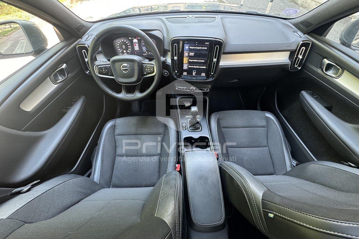 VOLVO XC40 T3 Momentum